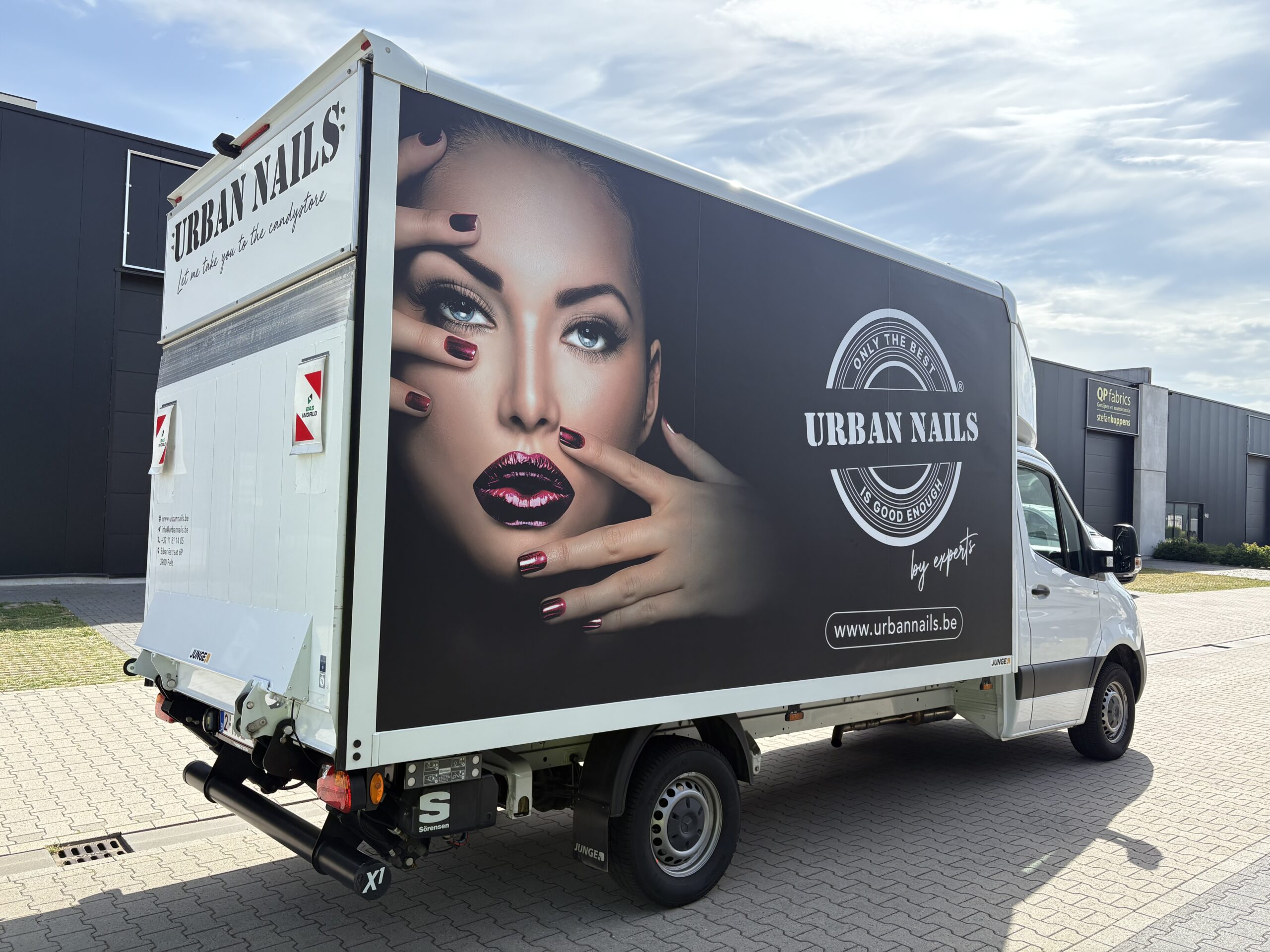 Urban nails reclame print 